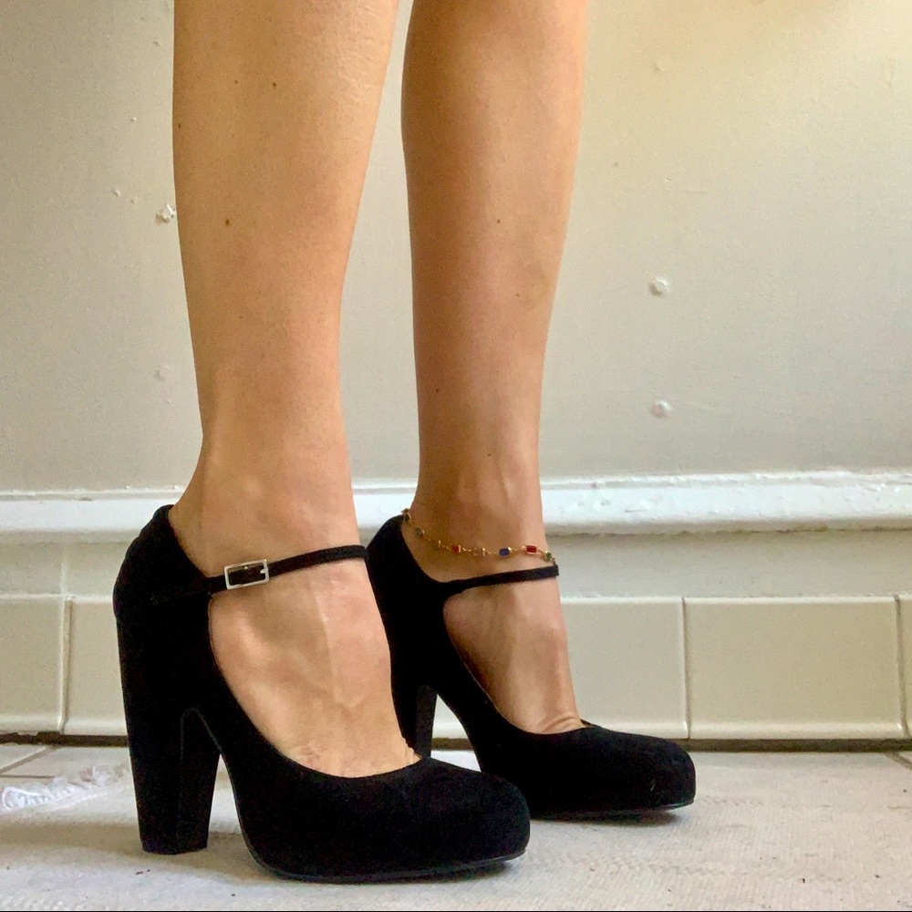 Nine West platform Mary Jane heels